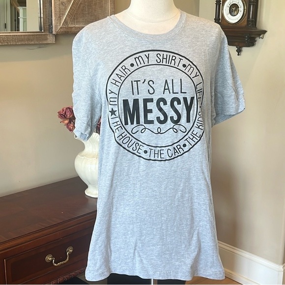 It’s All Messy Gray Tee Womens Medium Lightweight Short Sleeve New Tshirt - Picture 3 of 8
